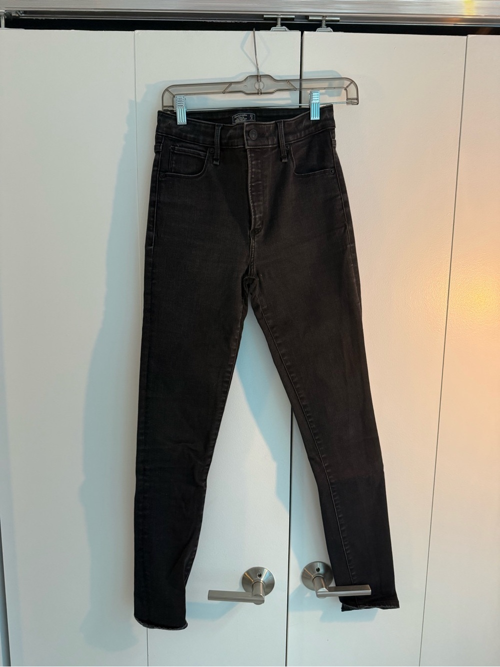 Abercrombie & Fitch Black High-Rise Skinny Jeans 4L
